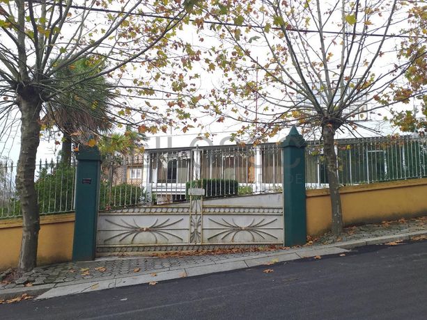 Moradia + Edifício · Vila Nova de Gaia
