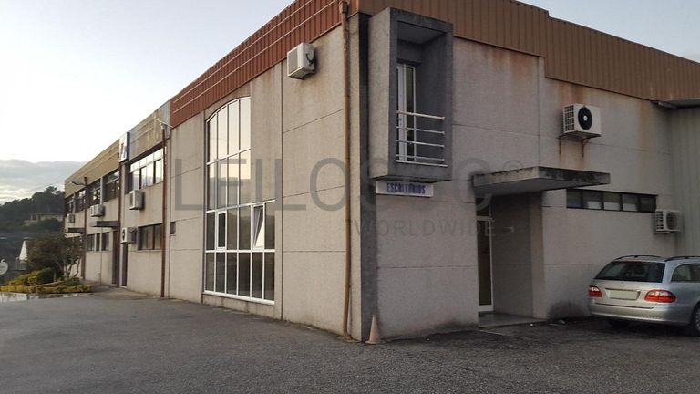 Armazém com Logradouro · Marco de Canaveses