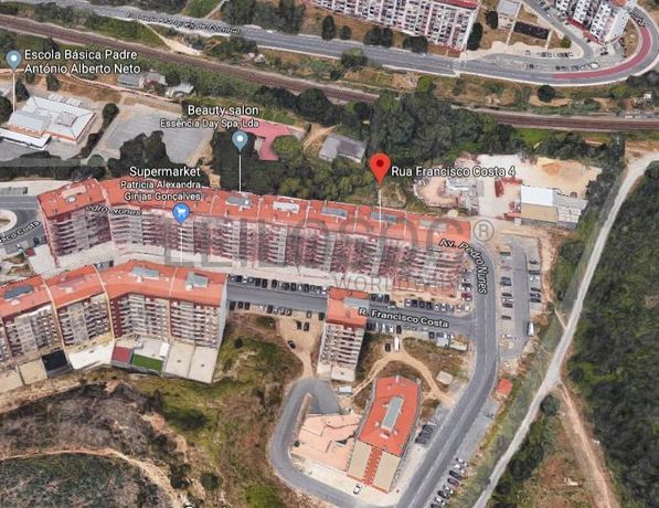 Apartamento T2 + Lugar de Garagem + Arrecadação · Sintra