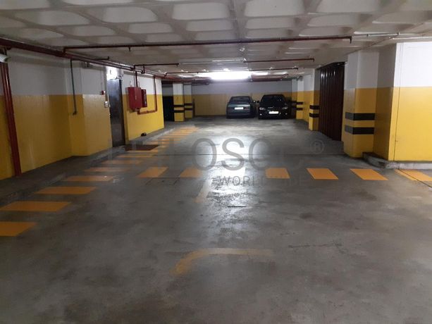 2 Lugares de Garagem · Porto