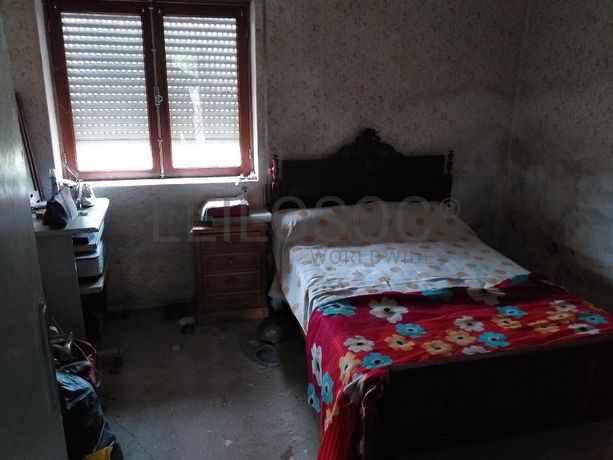 Moradia V2 + Terreno · Valença