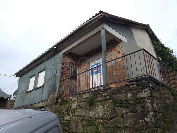 Moradia V2 + Terreno · Valença