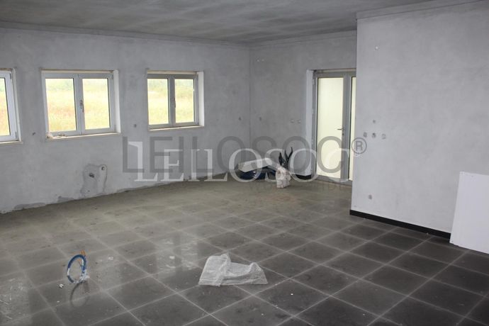 Lote para Construção c/benfeitoria · Alcobaça