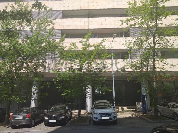 Apartamento T0 + Arrumos · Porto