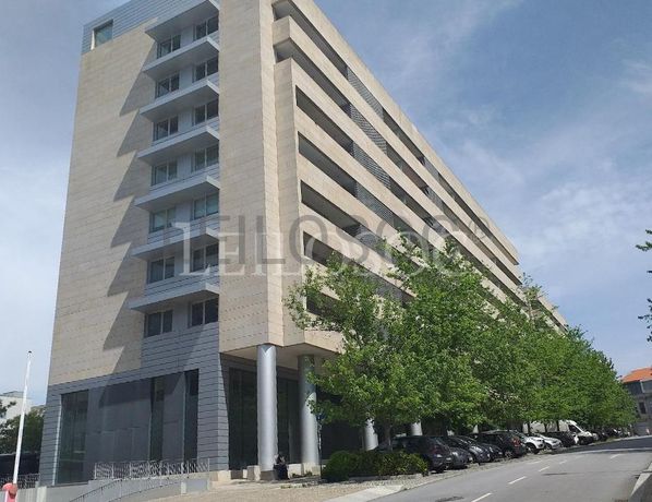 Apartamento T1 + Lugar de Garagem + Arrumos · Porto