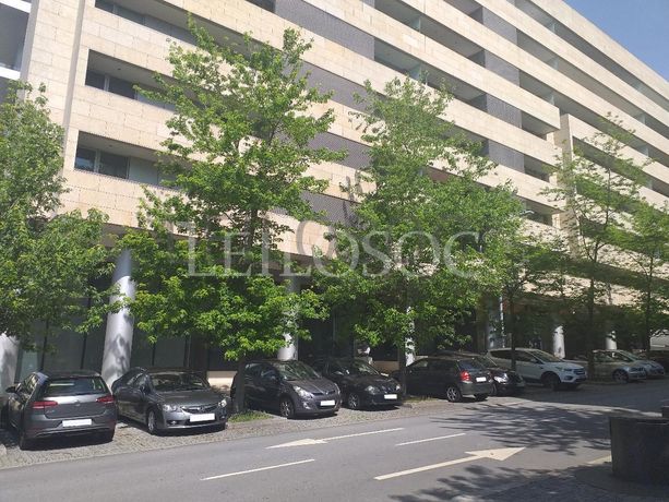 Apartamento T1 + Lugar de Garagem + Arrumos · Porto