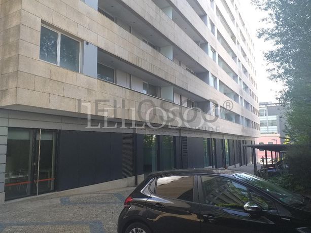 Apartamento T1 + Lugar de Garagem + Arrumos · Porto