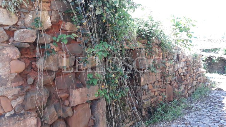 1/3 de Moradia p/ Recuperação · Figueiró dos Vinhos, Leiria