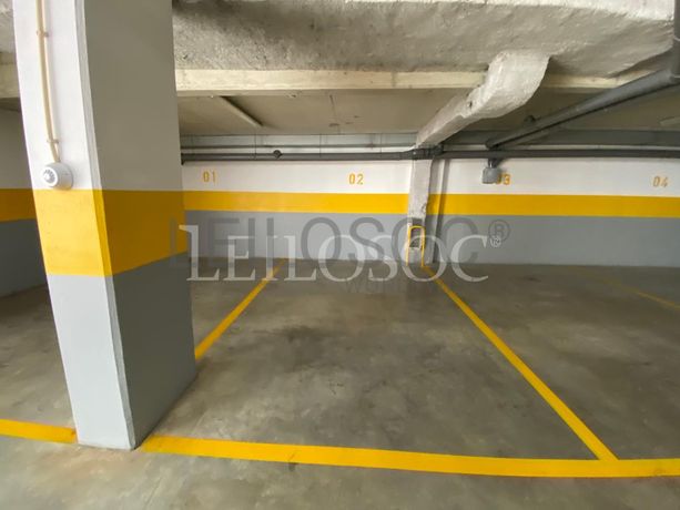 Lugar de Garagem · Porto