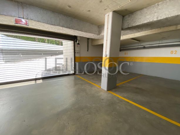 Lugar de Garagem · Porto