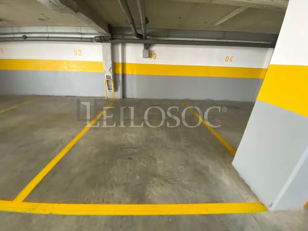 Lugar de Garagem · Porto