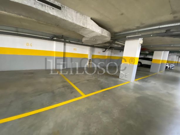 Lugar de Garagem · Porto