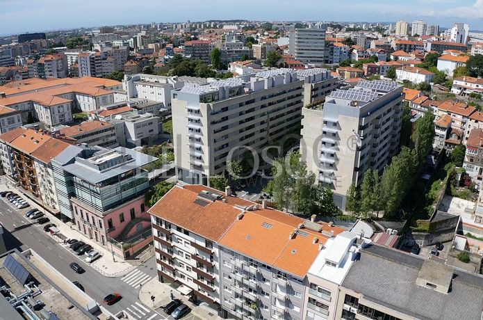 Apartamento T1 + Lugar de Garagem + Arrumos · Porto