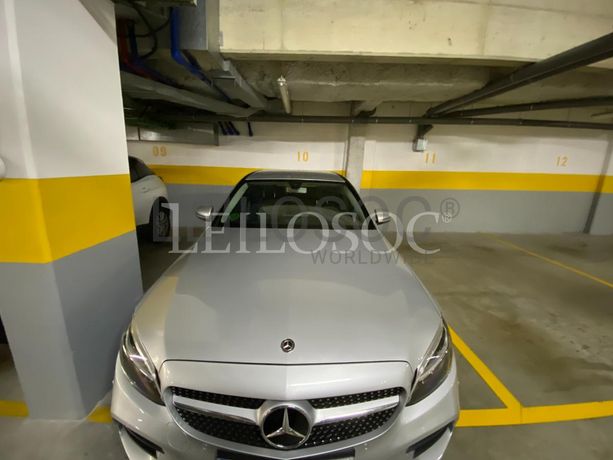 Lugar de Garagem · Porto