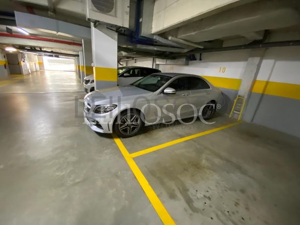 Lugar de Garagem · Porto