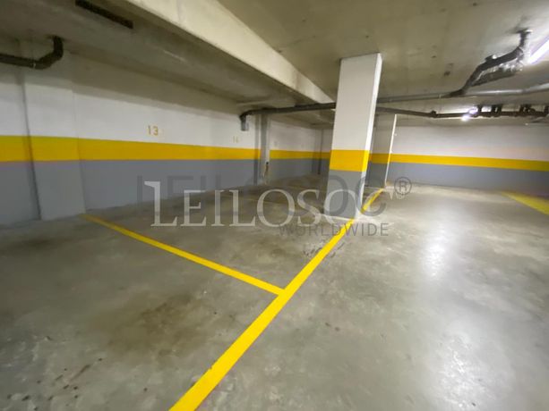 Lugar de Garagem · Porto