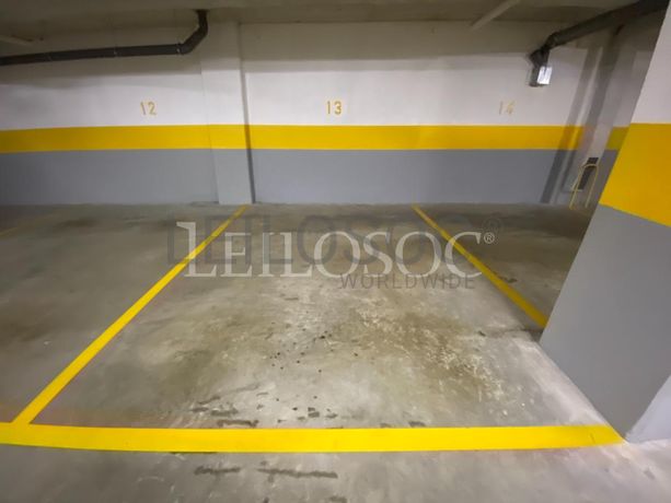 Lugar de Garagem · Porto