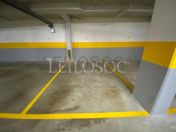 Lugar de Garagem · Porto