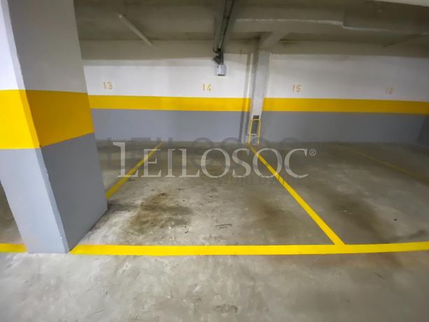Lugar de Garagem · Porto