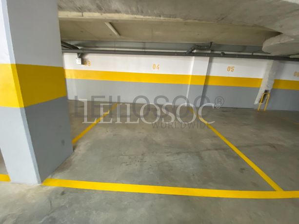 Lugar de Garagem · Porto