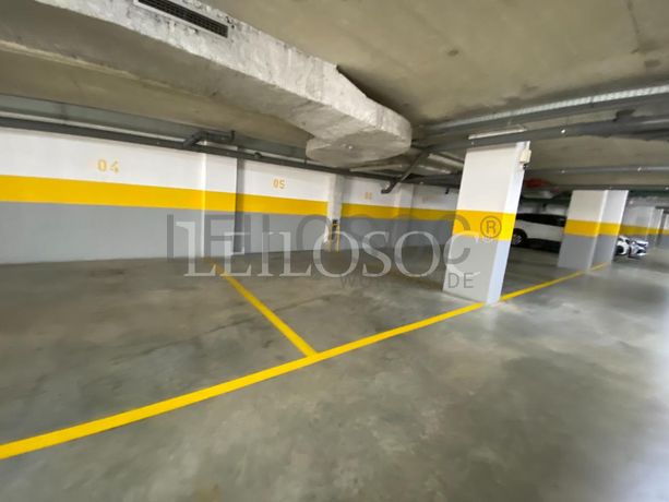 Lugar de Garagem · Porto