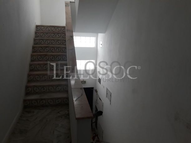 Edifício de 6 pisos para Escritórios · Portimão