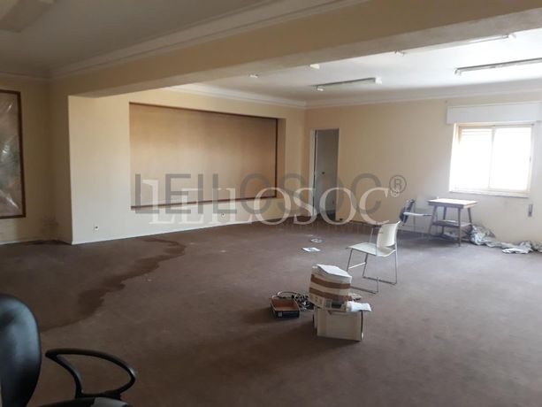 Edifício de 6 pisos para Escritórios · Portimão