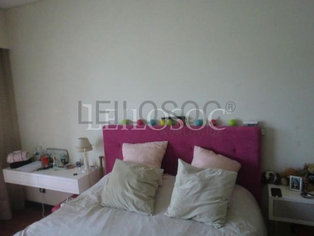 Moradia V4 em Condomínio Fechado