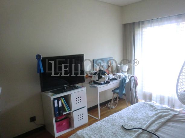 Moradia V4 em Condomínio Fechado