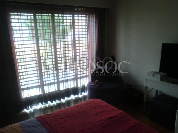 Moradia V4 em Condomínio Fechado