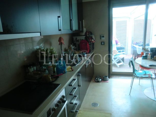 Moradia V4 em Condomínio Fechado