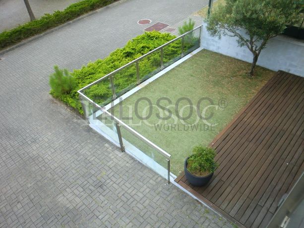 Moradia V4 em Condomínio Fechado