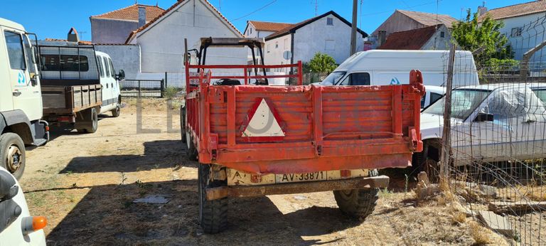 Trator + Reboque Agrícola