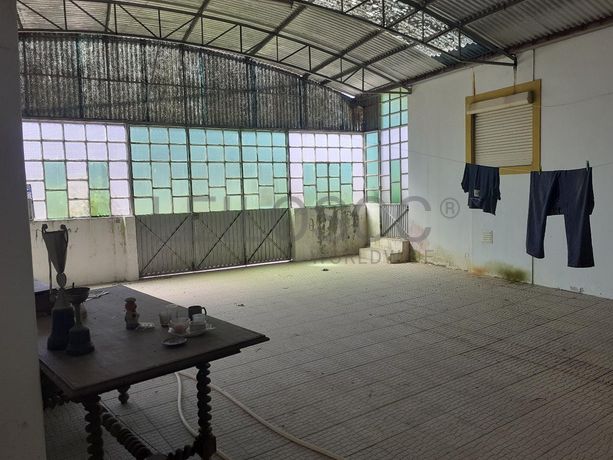 Moradia V3 + Anexos + Logradouro · Anadia