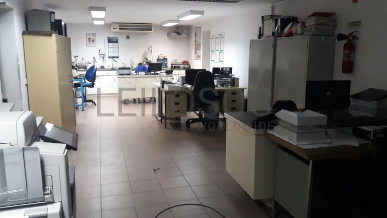 Armazém Industrial · Vila Chã de Ourique - Cartaxo