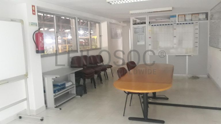 Armazém Industrial · Vila Chã de Ourique - Cartaxo