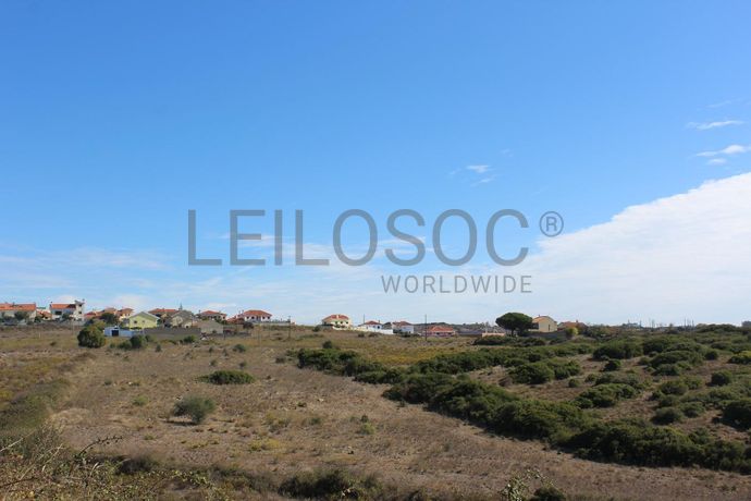 Terrenos com + 3 ha · Oeiras