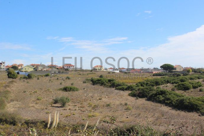Terrenos com + 3 ha · Oeiras