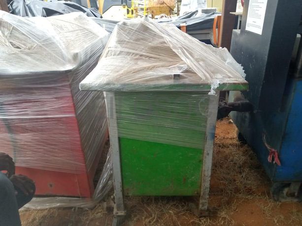 Maquina de trabalhar ferro ·