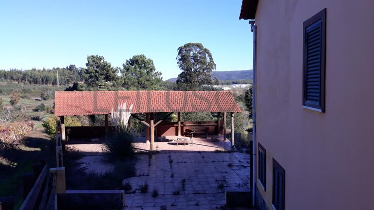 Moradia V2 com Terreno · Ferreira do Zêzere, Santarém