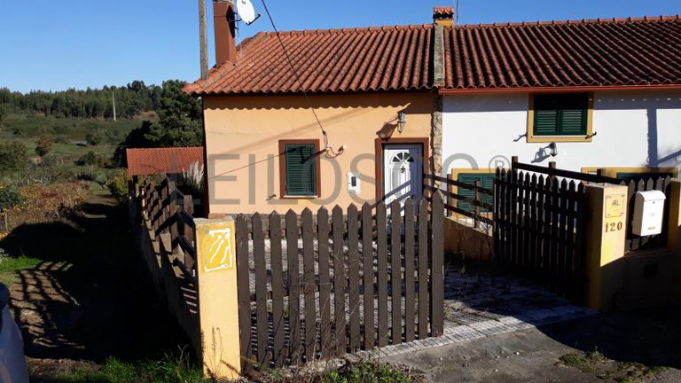 Moradia V2 com Terreno · Ferreira do Zêzere, Santarém