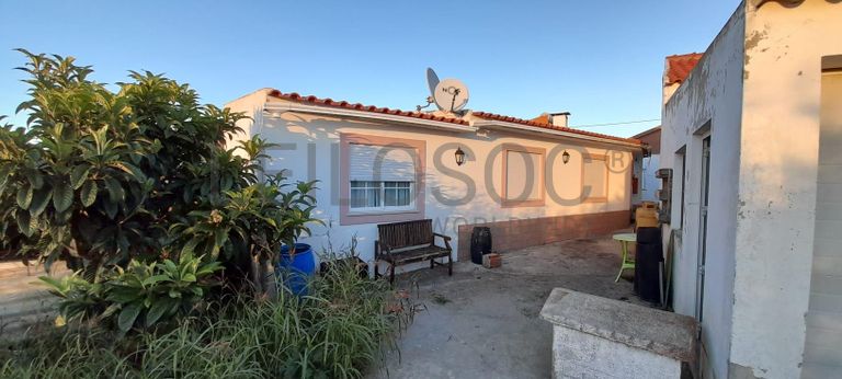 Direito à Meação · Moradia V3 com Garagem · Torres Vedras