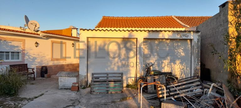 Direito à Meação · Moradia V3 com Garagem · Torres Vedras