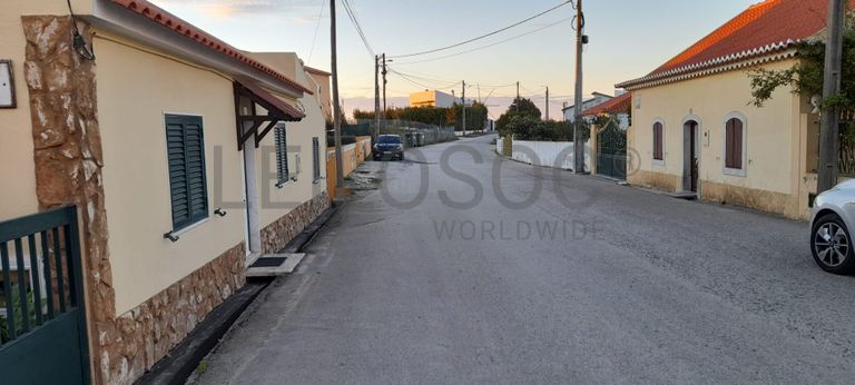 Direito à Meação · Moradia V3 com Garagem · Torres Vedras