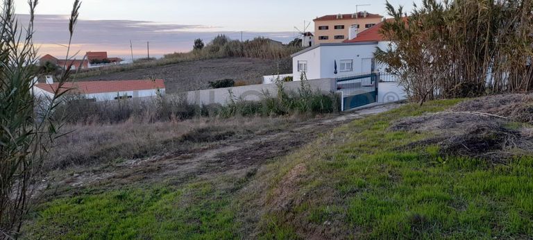 Direito à Meação · Moradia V3 com Garagem · Torres Vedras