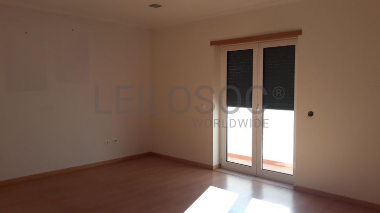 Moradia V4 + Terreno · Cantanhede