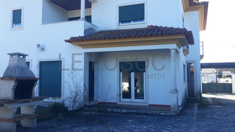 Moradia V4 + Terreno · Cantanhede