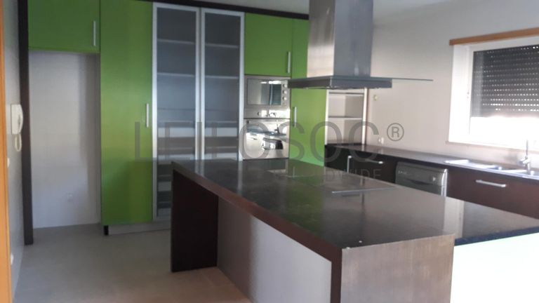 Moradia V4 + Terreno · Cantanhede