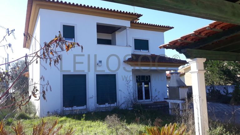 Moradia V4 + Terreno · Cantanhede