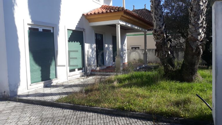 Moradia V4 + Terreno · Cantanhede